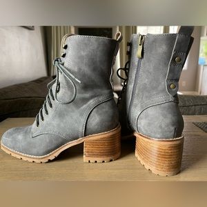 Beast lace up boots, size 6